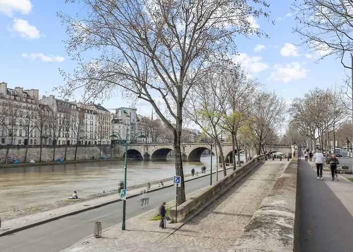 Quai Des Celestins 1bdr By B'your 아파트 파리